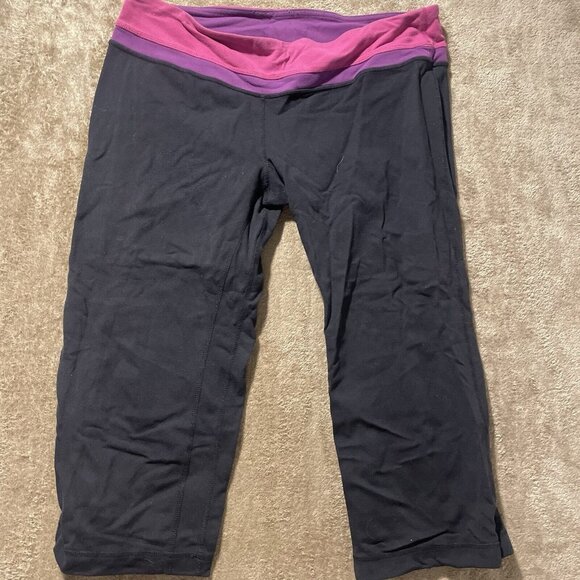 lululemon athletica Pants - Lululemon Leggings Womens Sz 8 M Black Athletic Yoga Capri Stretch Cropped Pink
